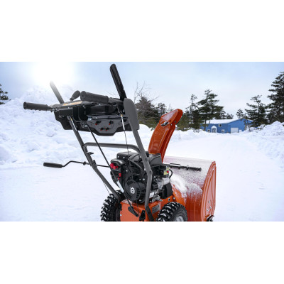 Снігоочисник Husqvarna ST 124 Снігоочисник Husqvarna ST 124