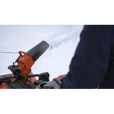 Снігоочисник Husqvarna ST 330 Снігоочисник Husqvarna ST 330