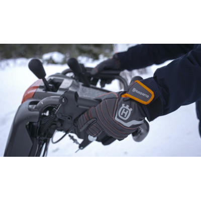 Снігоочисник Husqvarna ST 330 Снігоочисник Husqvarna ST 330