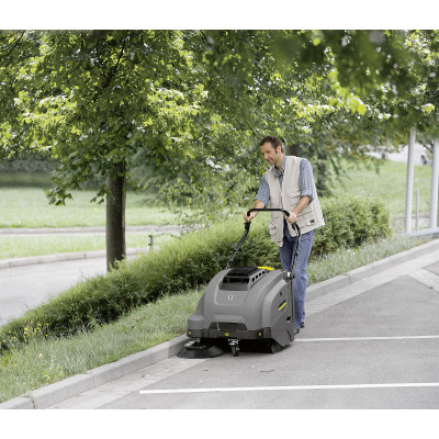 Ручна підмітальна машина Karcher KM 75/40 W G Ручна підмітальна машина Karcher KM 75/40 W G