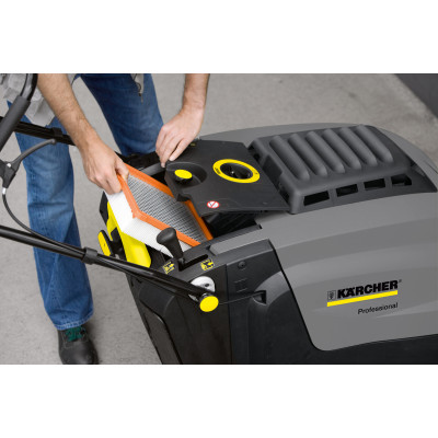 Ручна підмітальна машина Karcher KM 75/40 W Bp Pack Ручна підмітальна машина Karcher KM 75/40 W Bp Pack