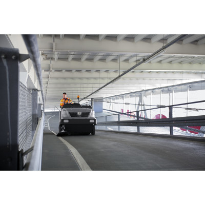 Промислова підмітальна машина Karcher KM 150/500 R D Промислова підмітальна машина Karcher KM 150/500 R D