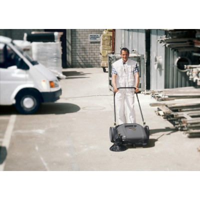 Ручна підмітальна машина Karcher KM 70/20 C Ручна підмітальна машина Karcher KM 70/20 C